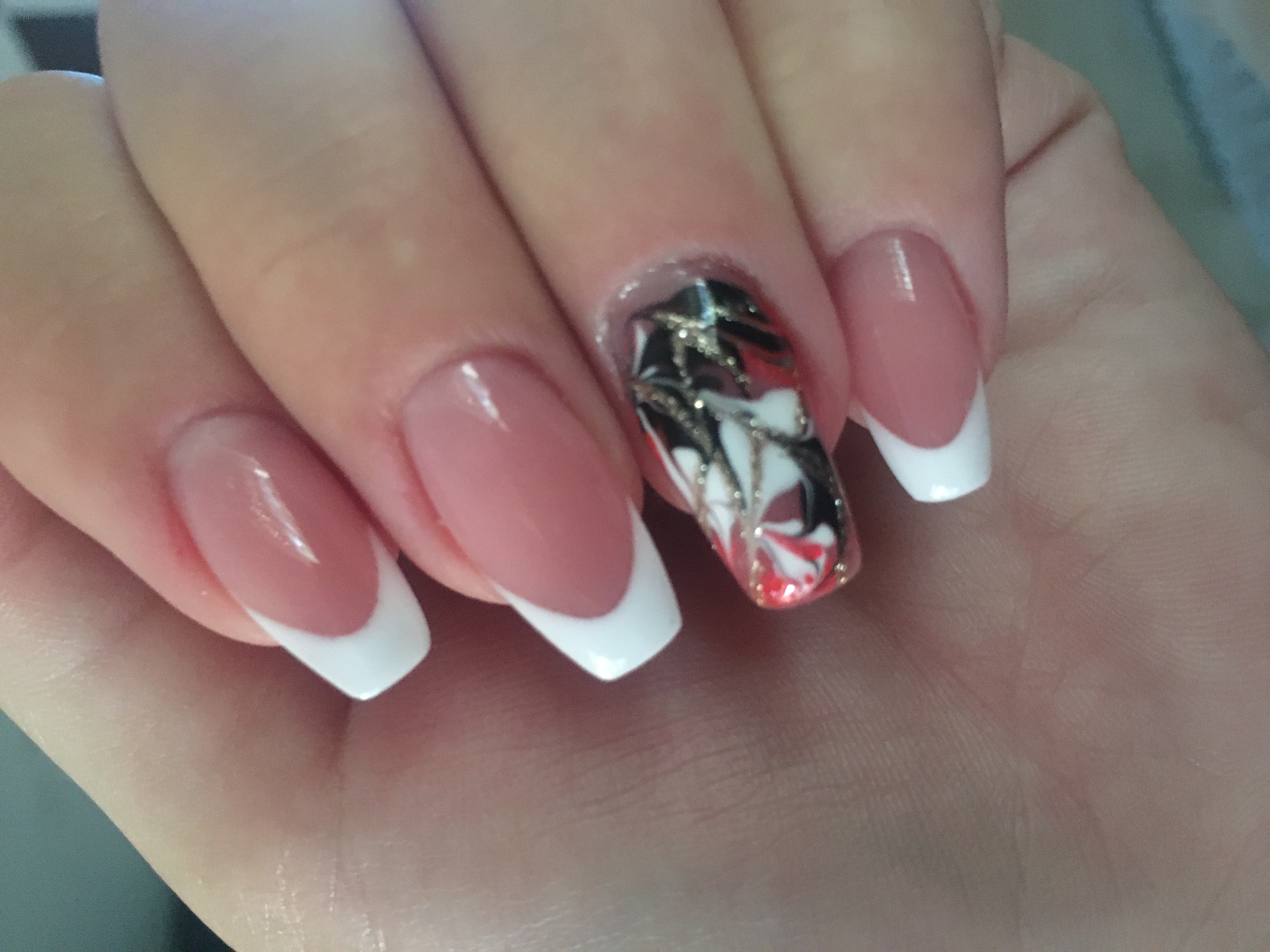 Mazsi Nails